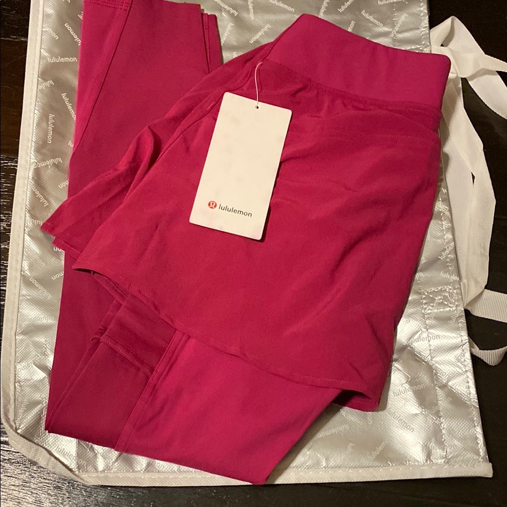 Brand new Lululemon 2-in-1 tennis skirt tight 25”
Color MLGR or MGPR